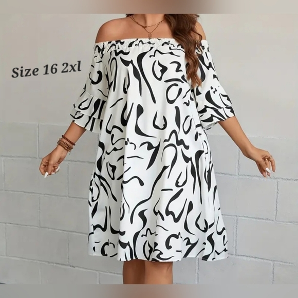 Felt's Fun Finds Dresses & Skirts - White w Blsck Floral Dress Size 16 2XL Over the Shoulder